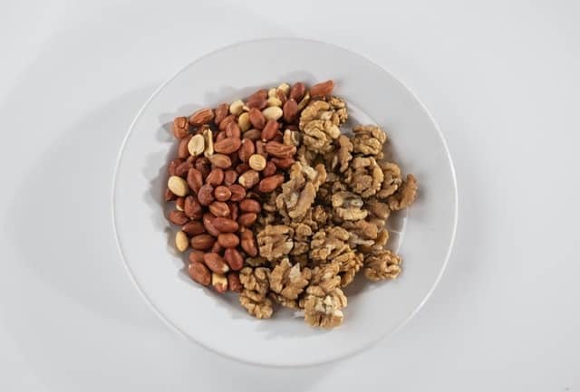 Ořechy jsou bohatým zdrojem vitaminu B5