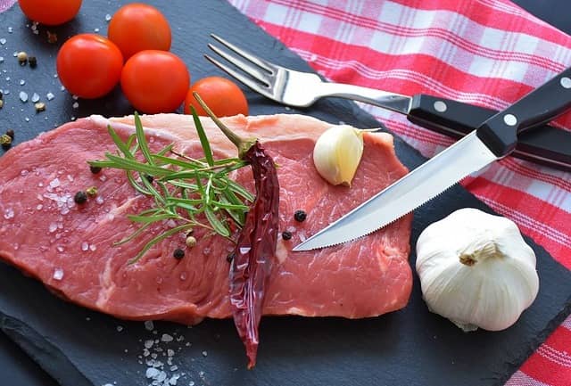 Hovězí maso je bohatým zdrojem vitaminu B12