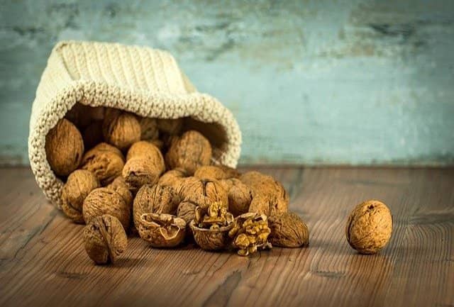Ořechy jsou bohaté na nenasycené mastné kyseliny